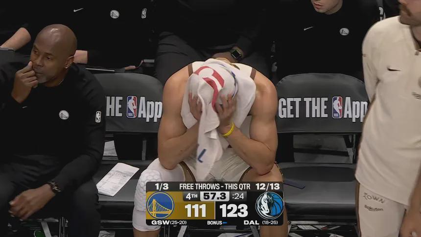 开云下载-轰下38分的库里，正负值-24！他怎么又被喷？认清形势，放弃幻想