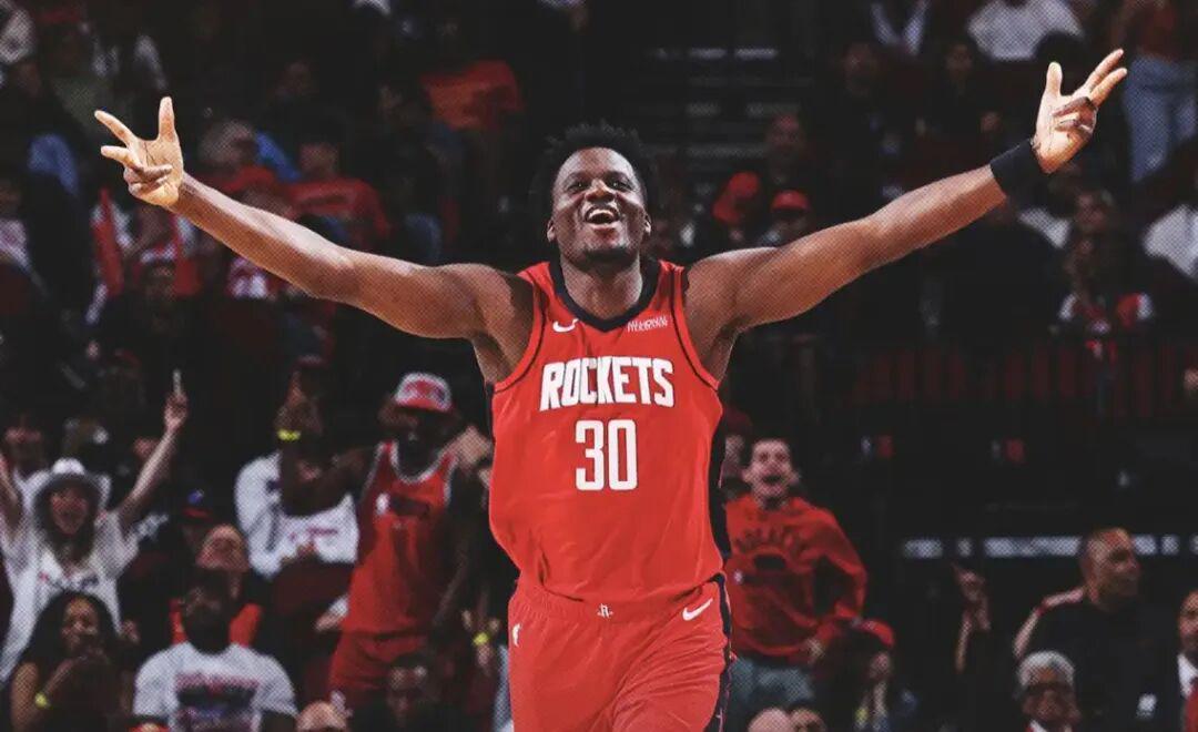 开云下载-活久见！12年了！！他终于投进第一个3分！！